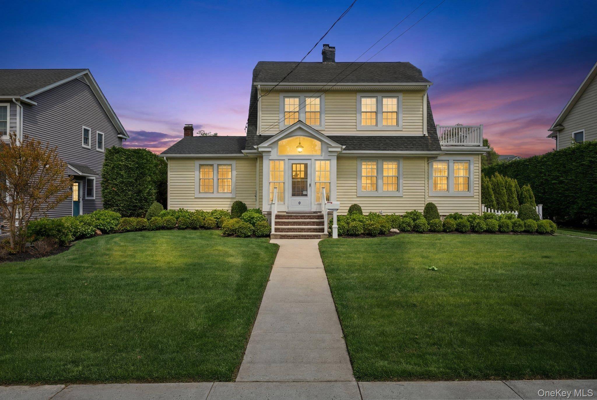Casa de 5 Dormitorios en Venta en Rockville Centre - Nueva York - EE. UU. - 2