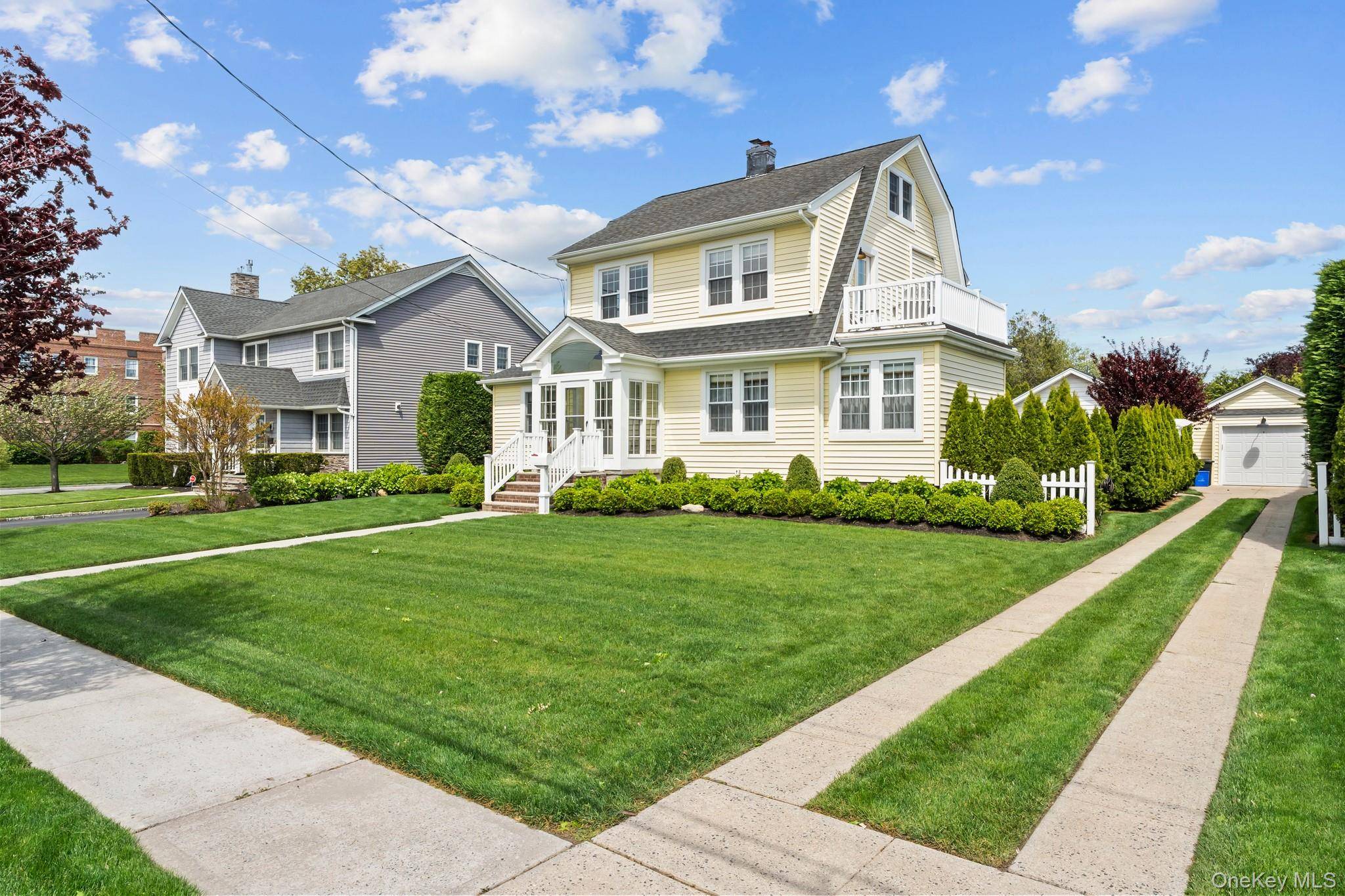 Casa de 5 Dormitorios en Venta en Rockville Centre - Nueva York - EE. UU. - 3