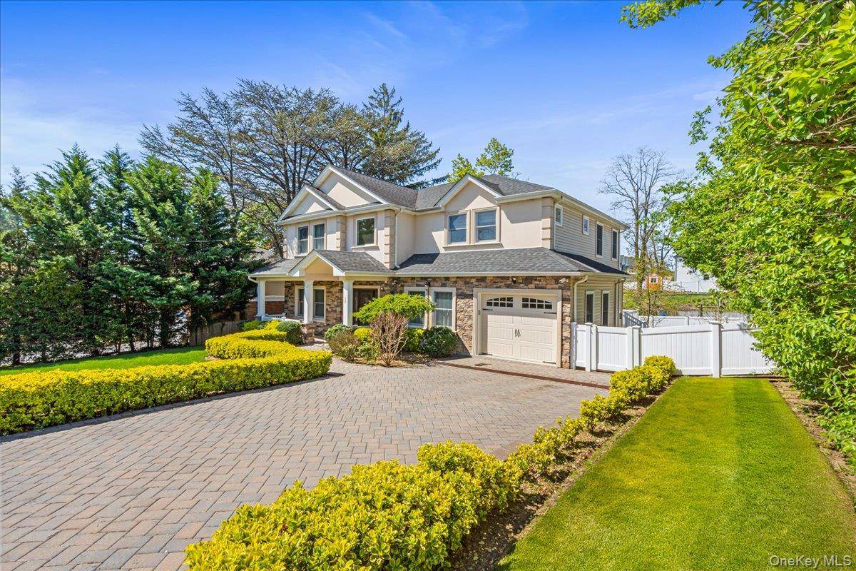 Casa de 5 Dormitorios en Venta en Roslyn Heights - Nueva York - EE. UU. - 2