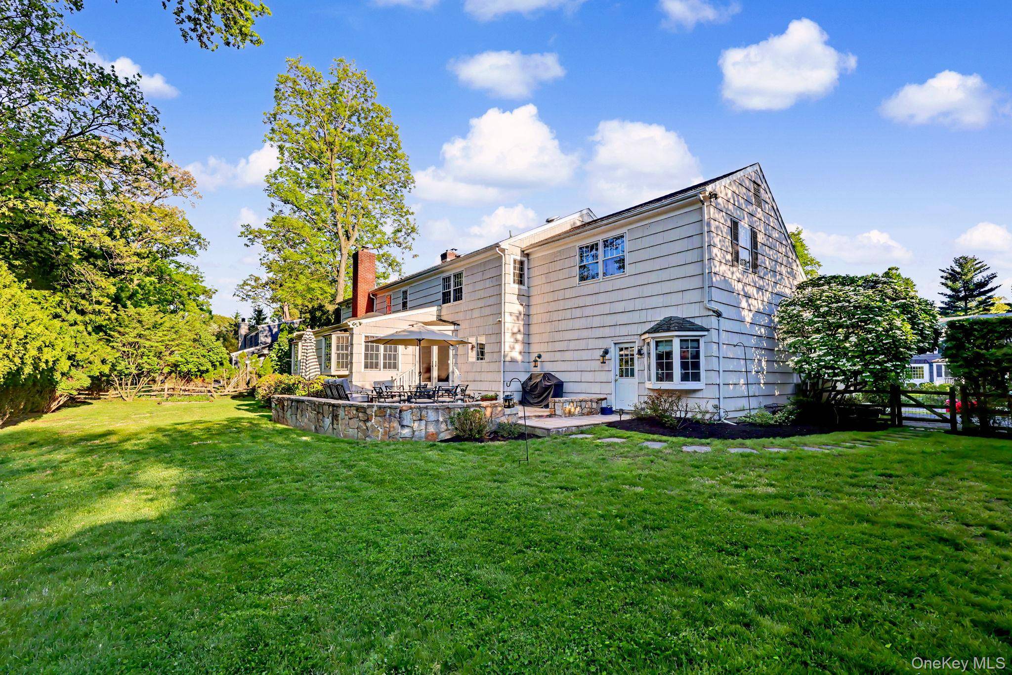 5 Bedroom Home for Sale in RYE - New York - USA - 2