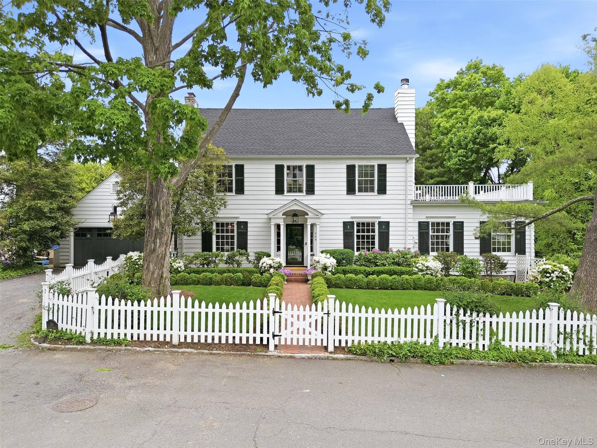 5 Bedroom Home for Sale in RYE - New York - USA - 1