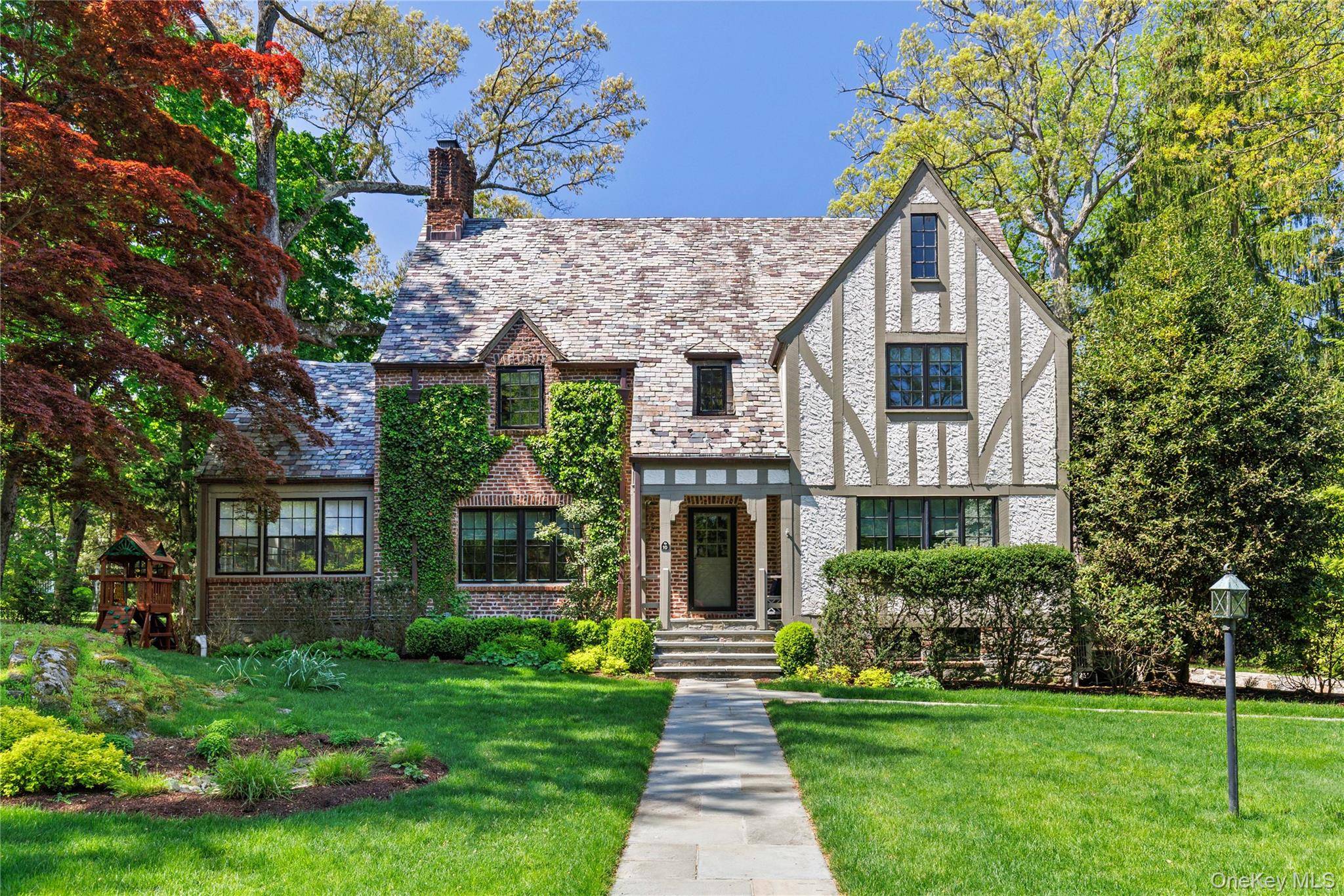 5 Bedroom Home for Sale in RYE - New York - USA - 1