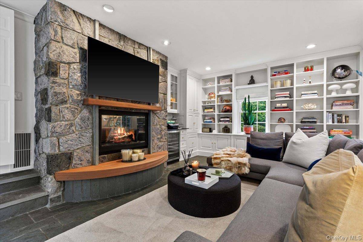 5 Bedroom Home for Sale in RYE - New York - USA - 4