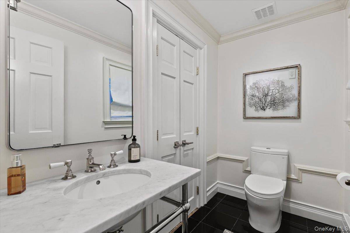 5 Bedroom Home for Sale in RYE - New York - USA - 6