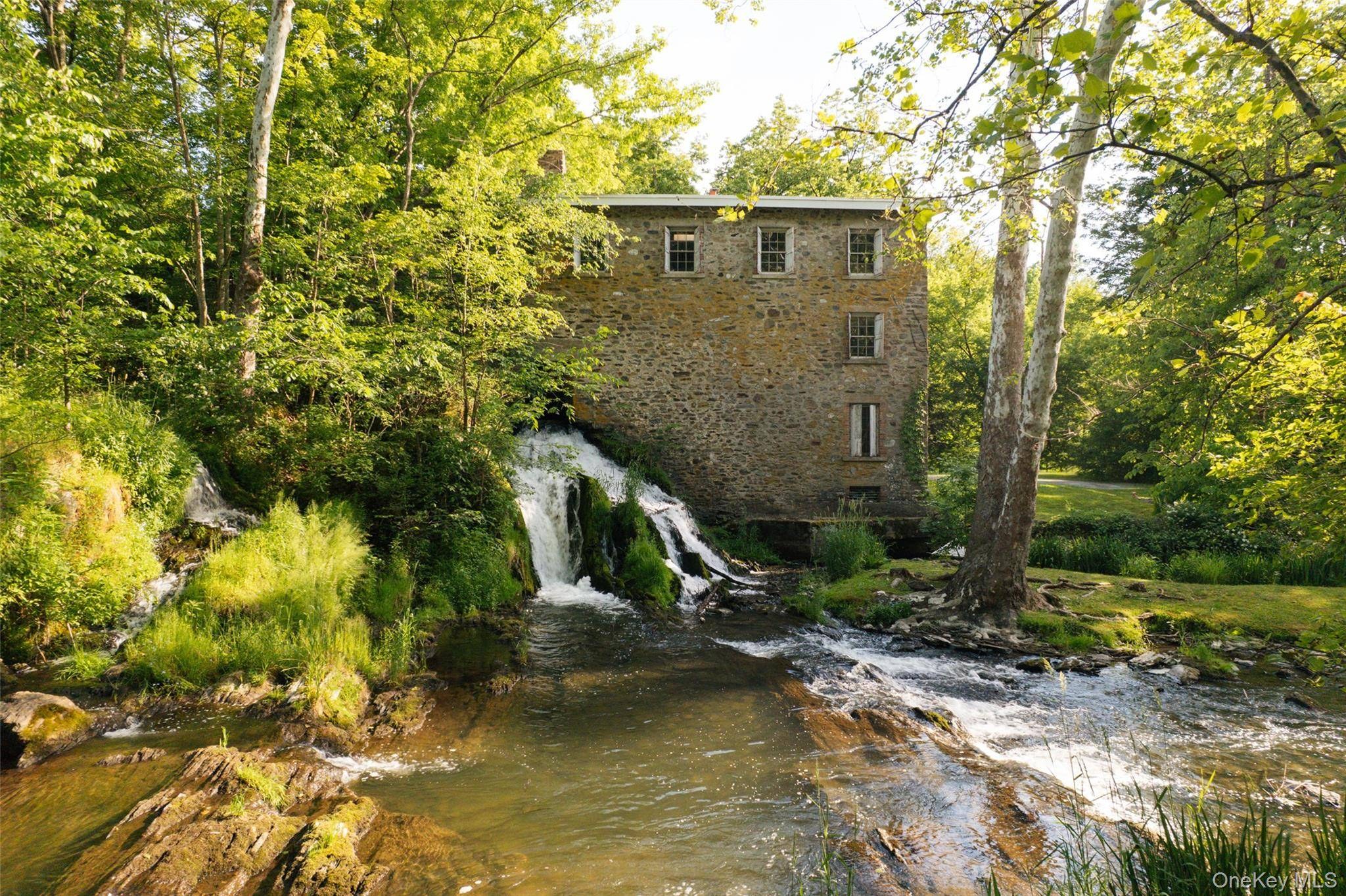 Casa com 5 Quartos à Venda em Salt Point - Nova Iorque - EUA - 3