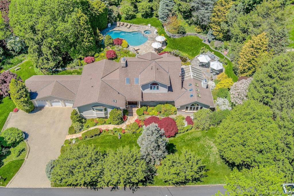 Casa de 5 Dormitorios en Venta en Scarsdale - Nueva York - EE. UU. - 1