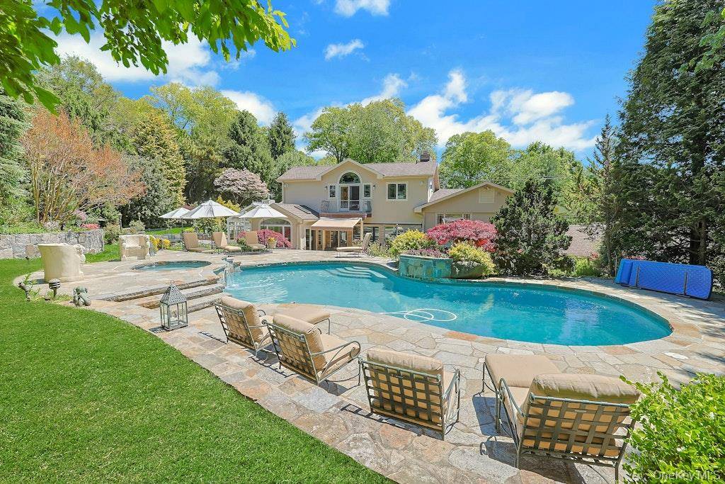Casa de 5 Dormitorios en Venta en Scarsdale - Nueva York - EE. UU. - 2