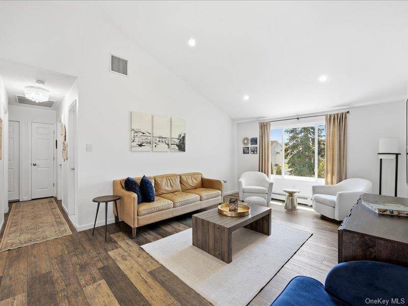 Casa com 5 Quartos à Venda em Seaford - Nova Iorque - EUA - 3