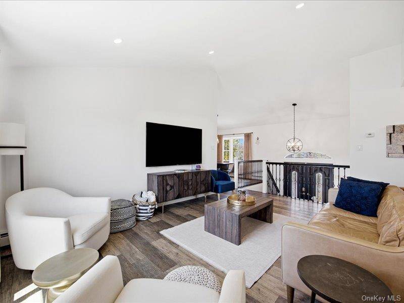 Casa com 5 Quartos à Venda em Seaford - Nova Iorque - EUA - 4