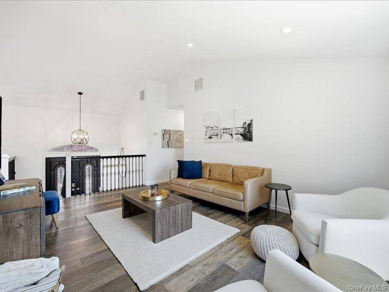 Casa com 5 Quartos à Venda em Seaford - Nova Iorque - EUA - 5