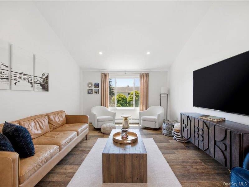 Casa com 5 Quartos à Venda em Seaford - Nova Iorque - EUA - 7