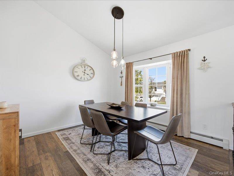 Casa com 5 Quartos à Venda em Seaford - Nova Iorque - EUA - 8