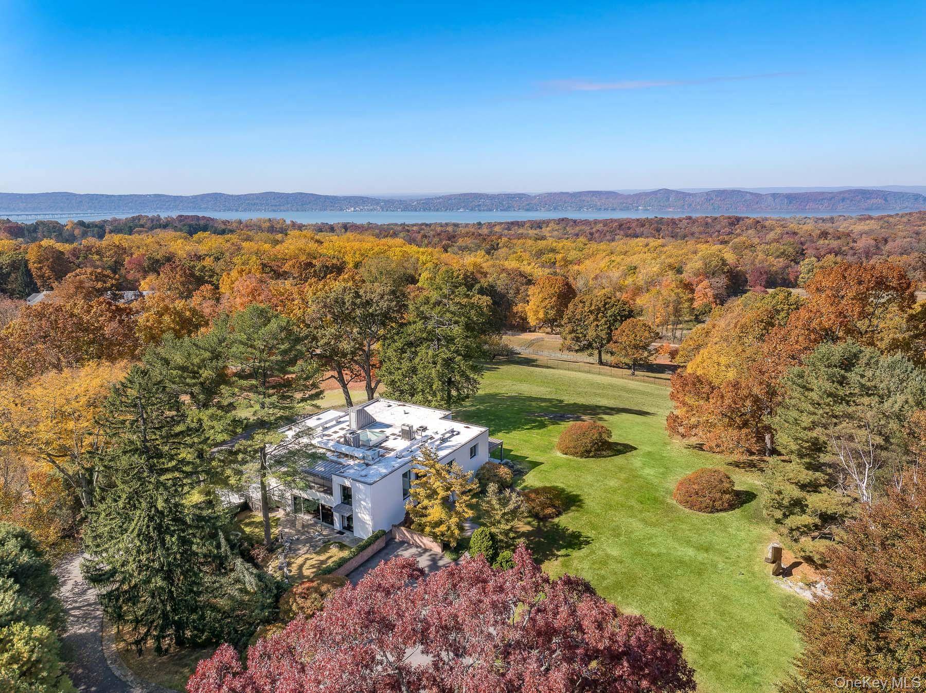 5 Bedroom Home for Sale in Sleepy Hollow - NY - USA - 1
