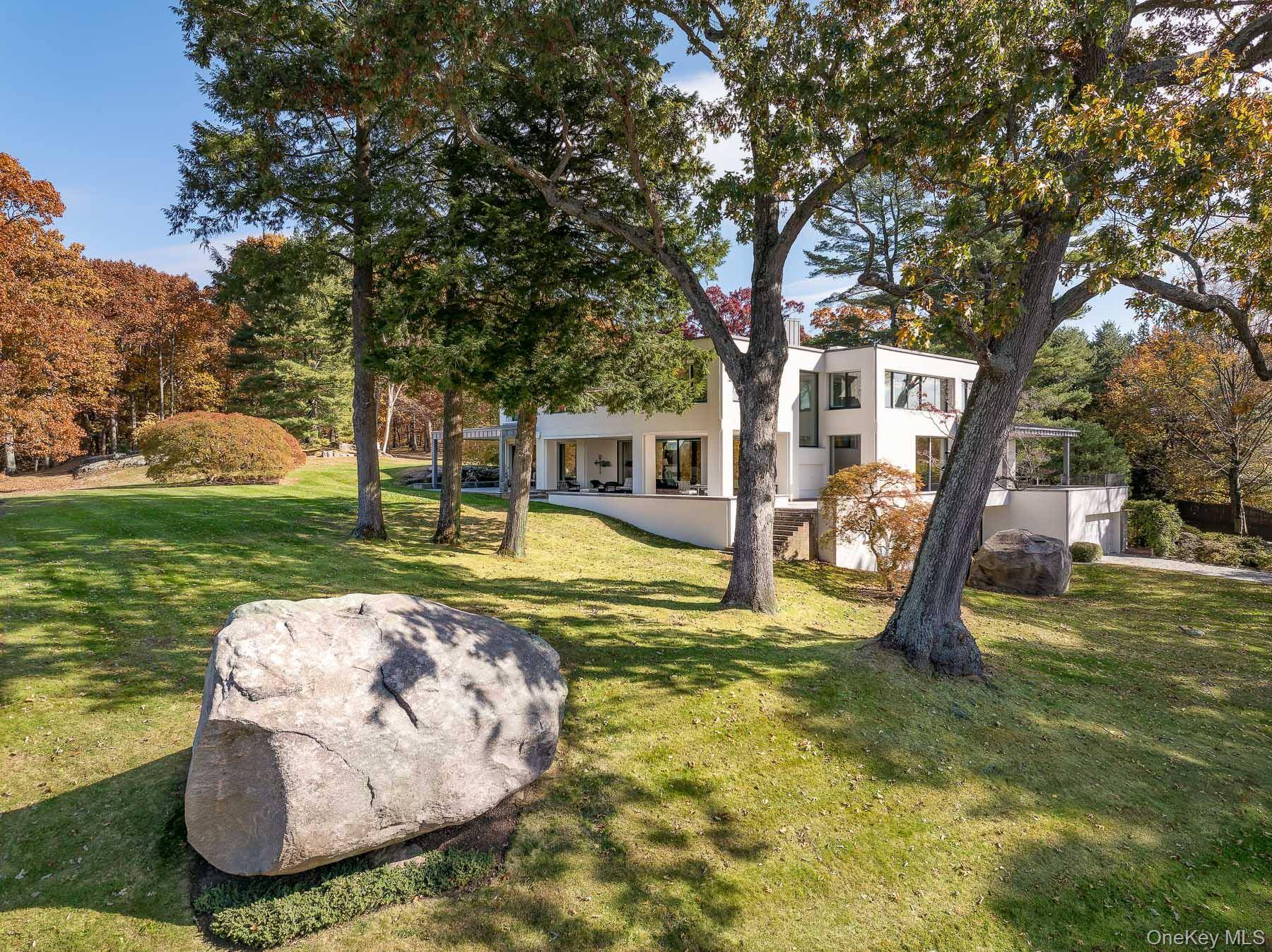 5 Bedroom Home for Sale in Sleepy Hollow - NY - USA - 2