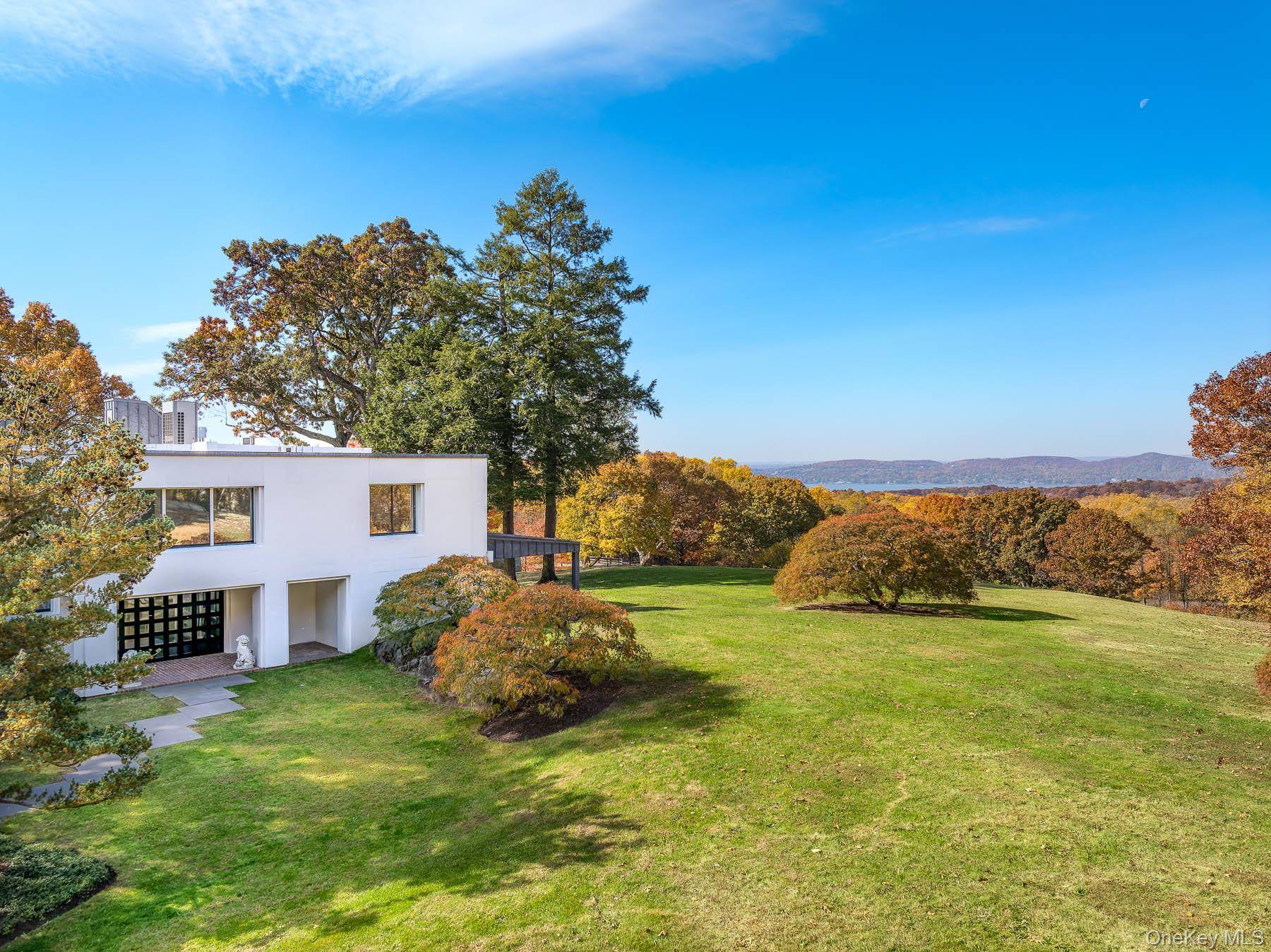 5 Bedroom Home for Sale in Sleepy Hollow - NY - USA - 3