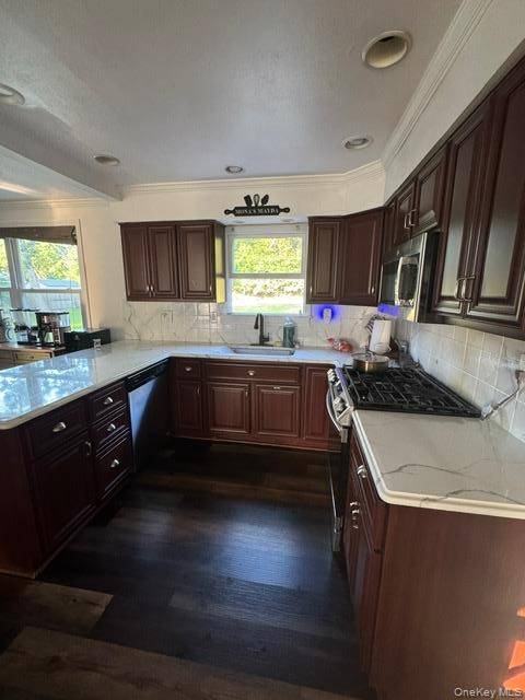 Casa de 5 Dormitorios en Venta en Smithtown - Nueva York - EE. UU. - 4