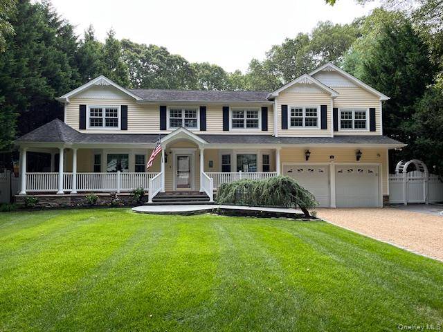 Casa com 5 Quartos à Venda em Smithtown - Nova Iorque - EUA - 1