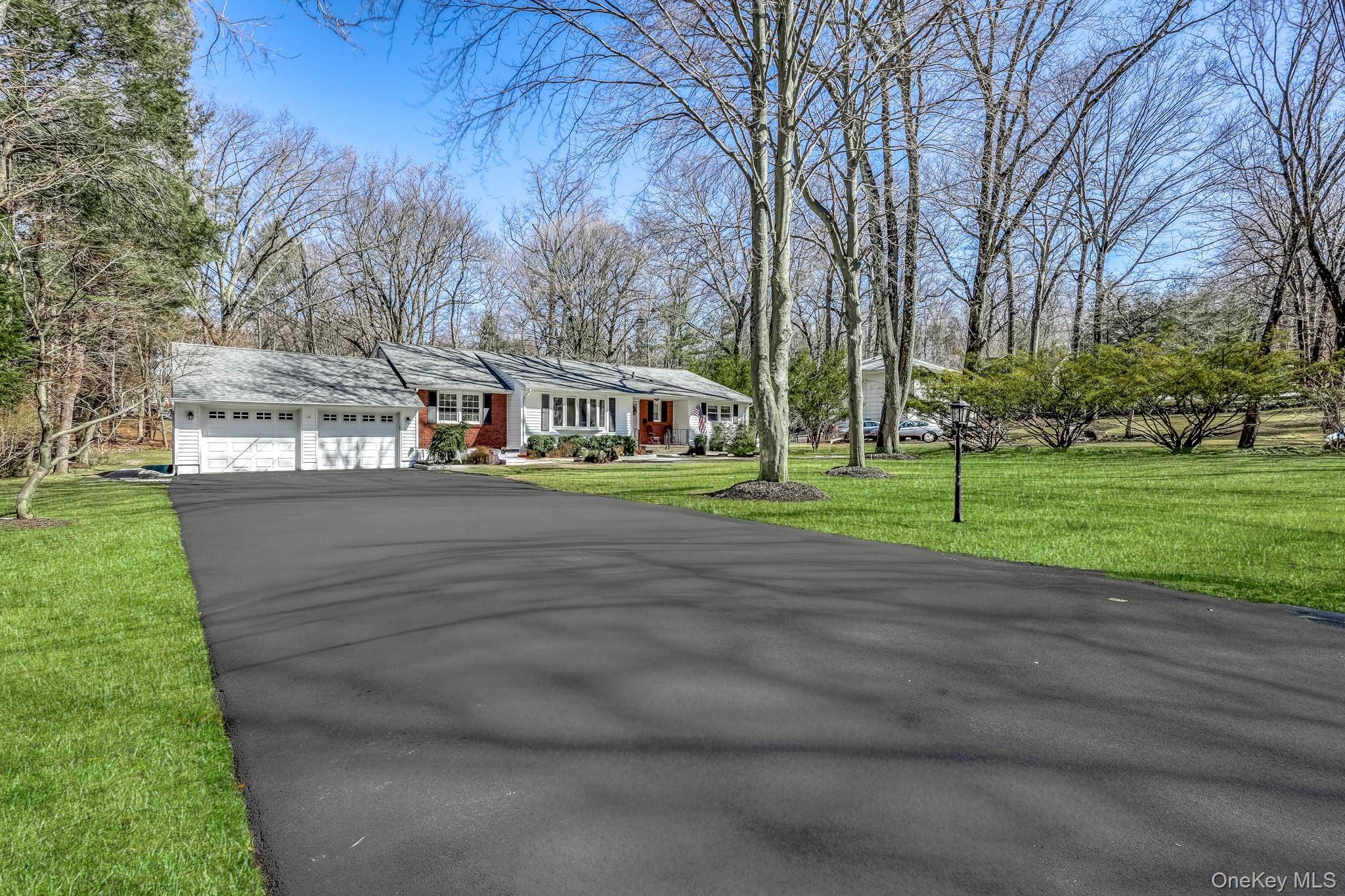 Casa de 5 Dormitorios en Venta en Suffern - Nueva York - EE. UU. - 2