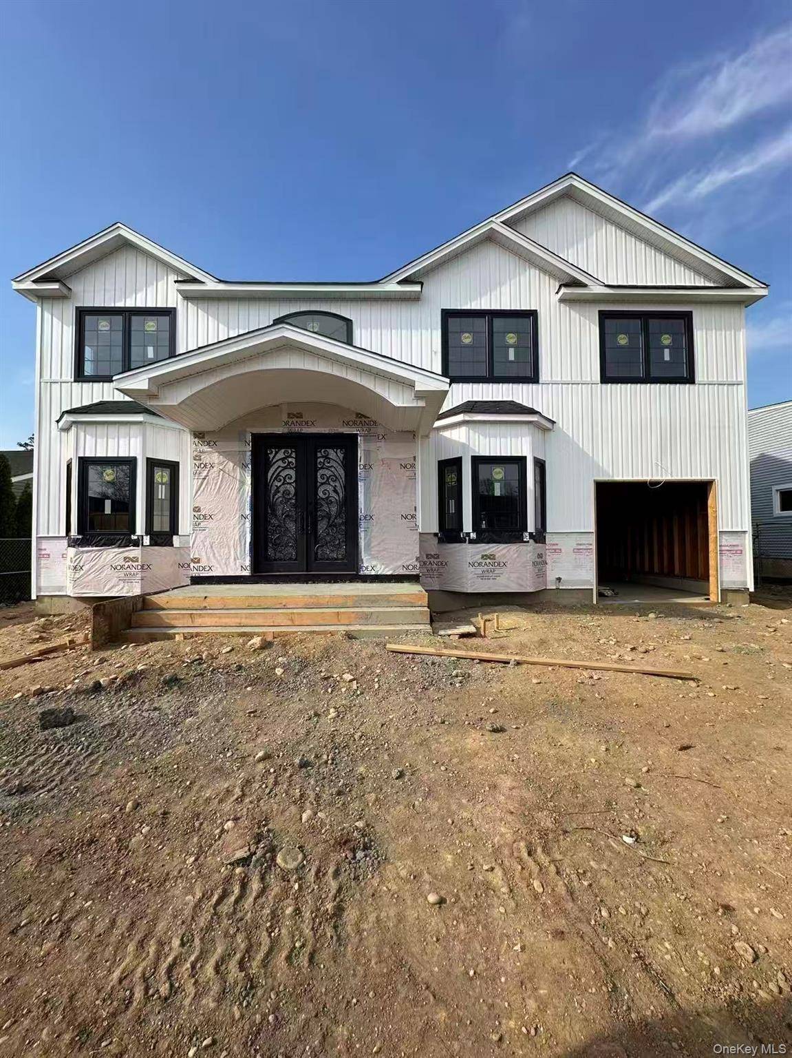 Casa de 5 Dormitorios en Venta en Syosset - Nueva York - EE. UU. - 1