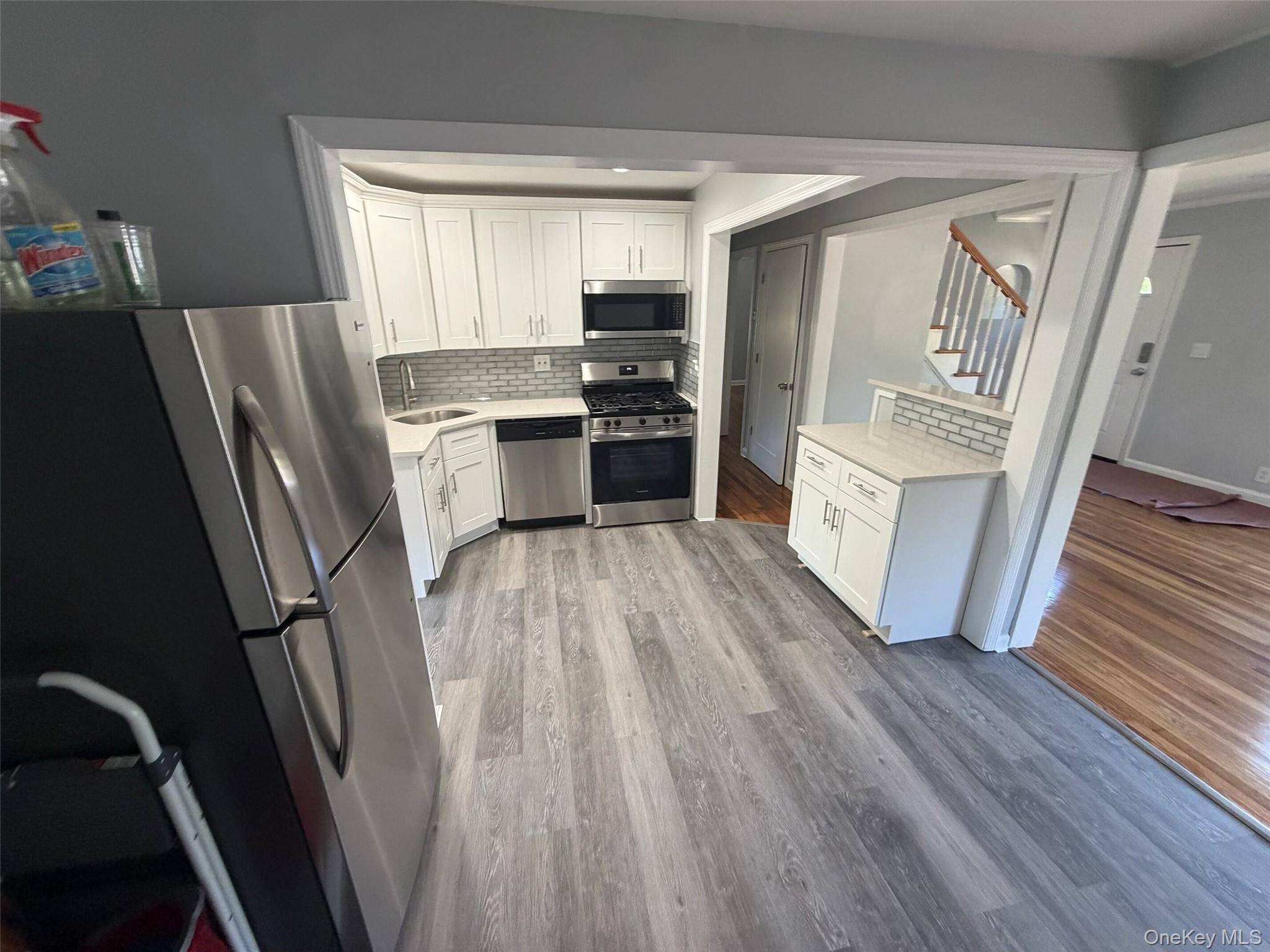 Casa de 5 Dormitorios en Venta en Uniondale - Nueva York - EE. UU. - 3
