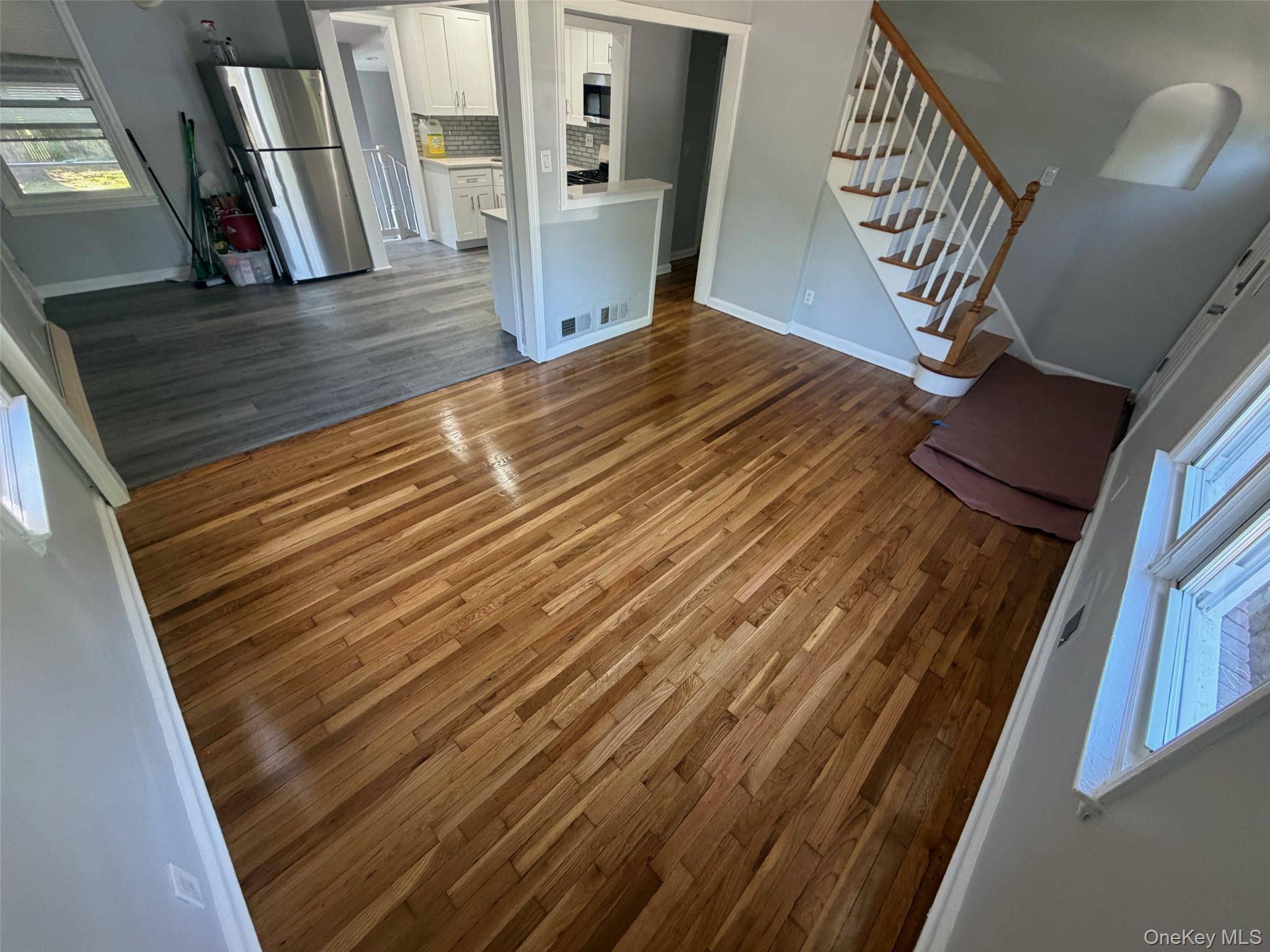 Casa de 5 Dormitorios en Venta en Uniondale - Nueva York - EE. UU. - 5