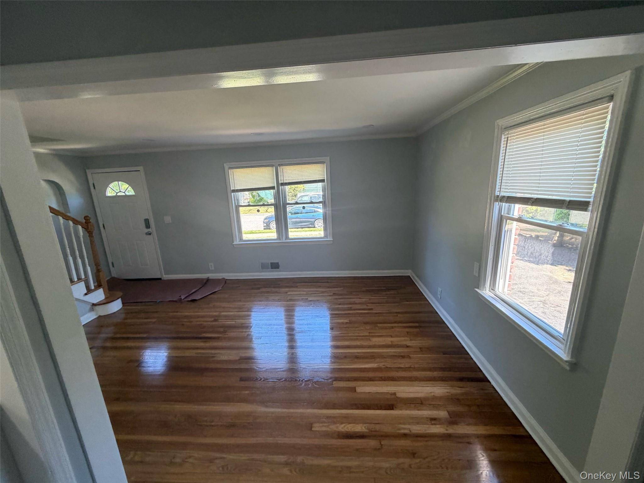 Casa de 5 Dormitorios en Venta en Uniondale - Nueva York - EE. UU. - 8