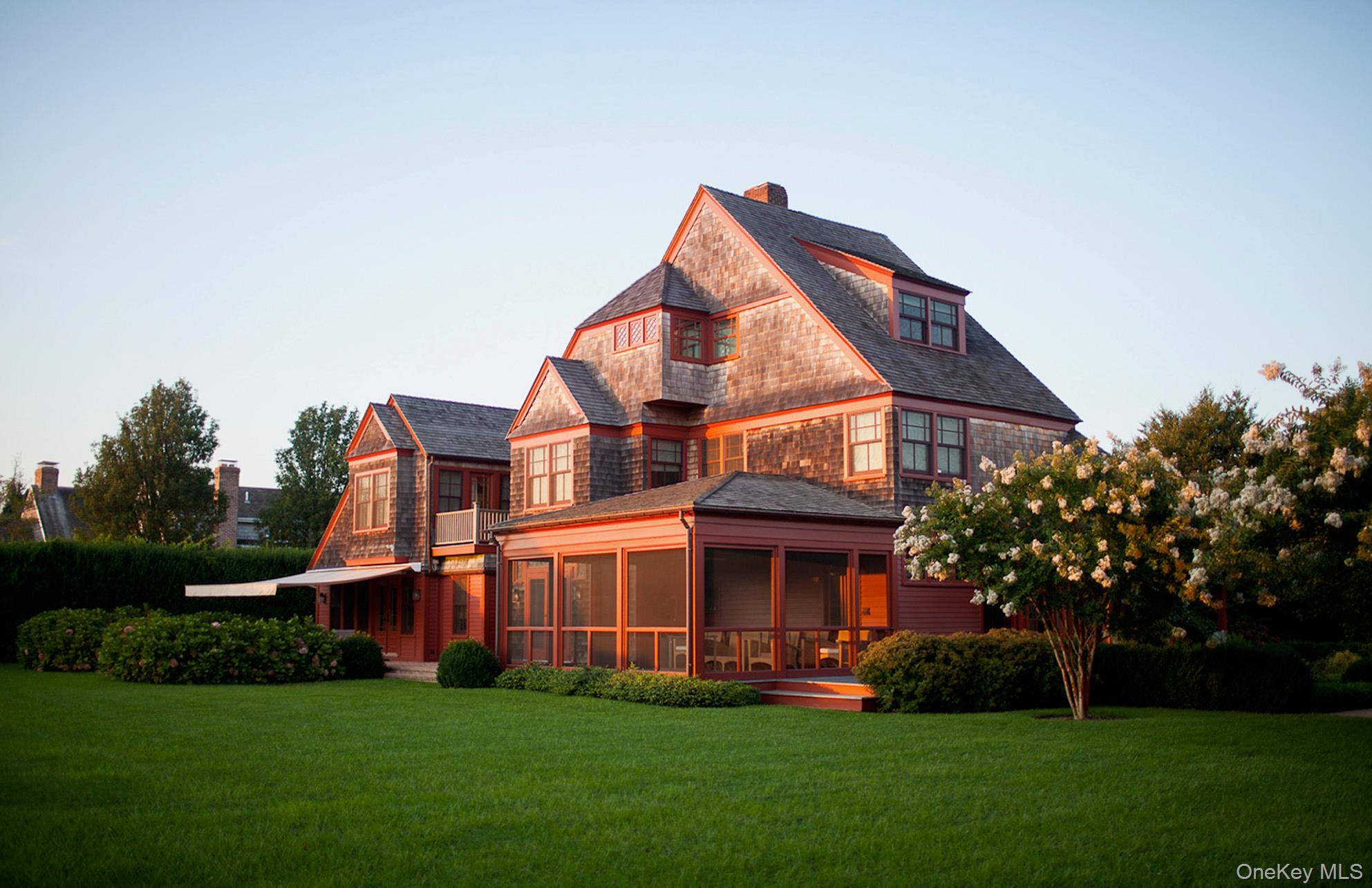 5 Bedroom Home for Sale in Water Mill - NY - USA - 1