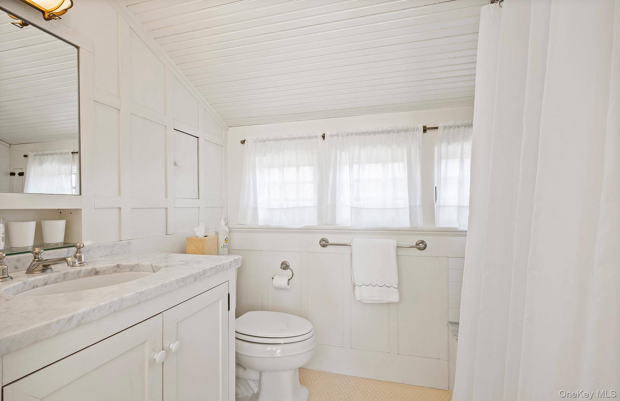 5 Bedroom Home for Sale in Water Mill - NY - USA - 4