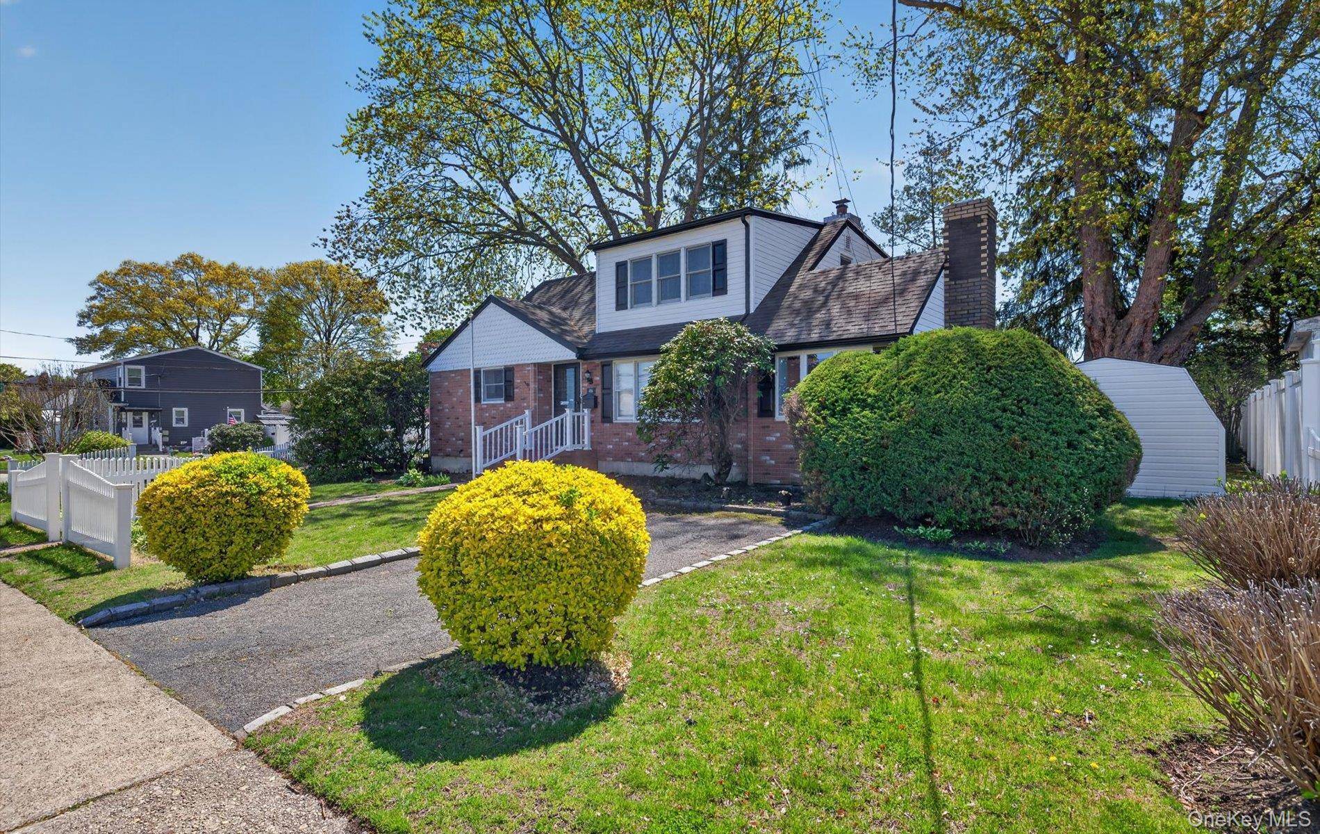 Casa com 5 Quartos à Venda em West Babylon - Nova Iorque - EUA - 2