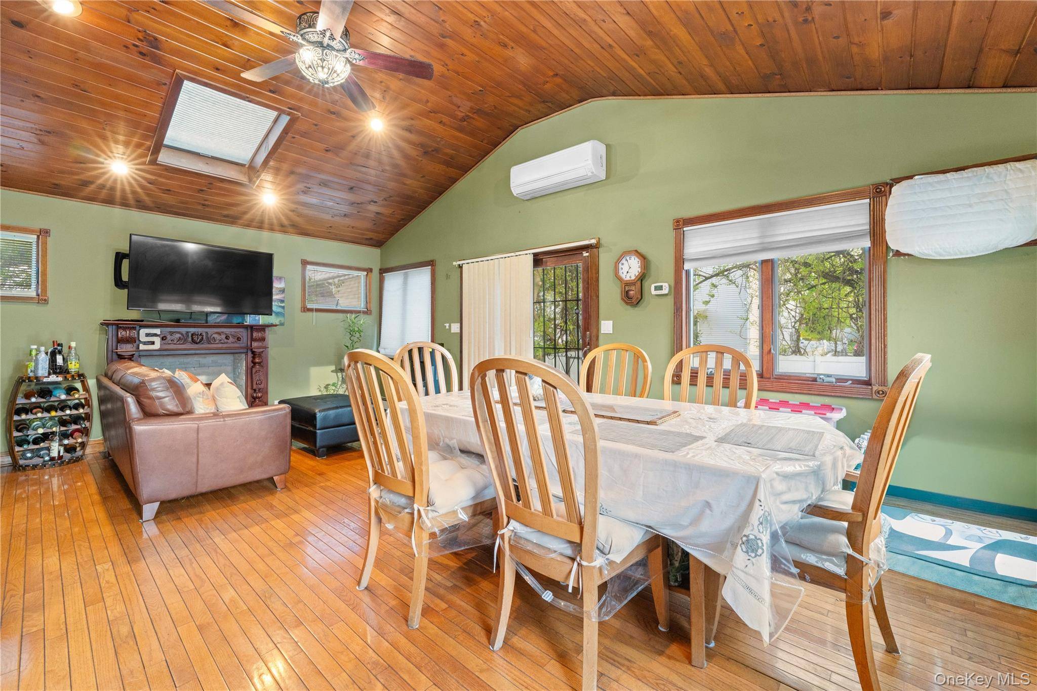 Casa com 5 Quartos à Venda em West Hempstead - Nova Iorque - EUA - 5