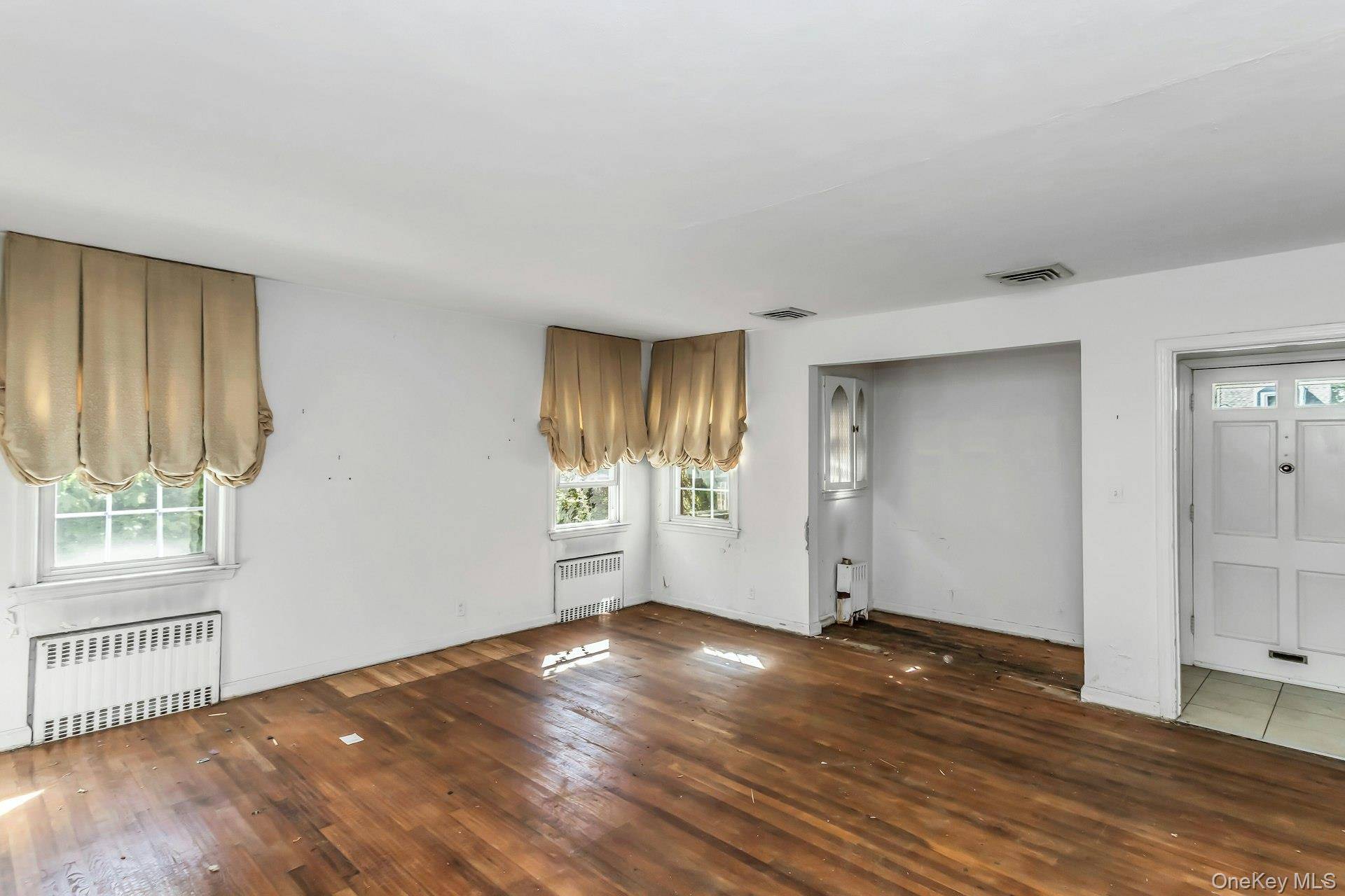Casa com 5 Quartos à Venda em West Hempstead - Nova Iorque - EUA - 4