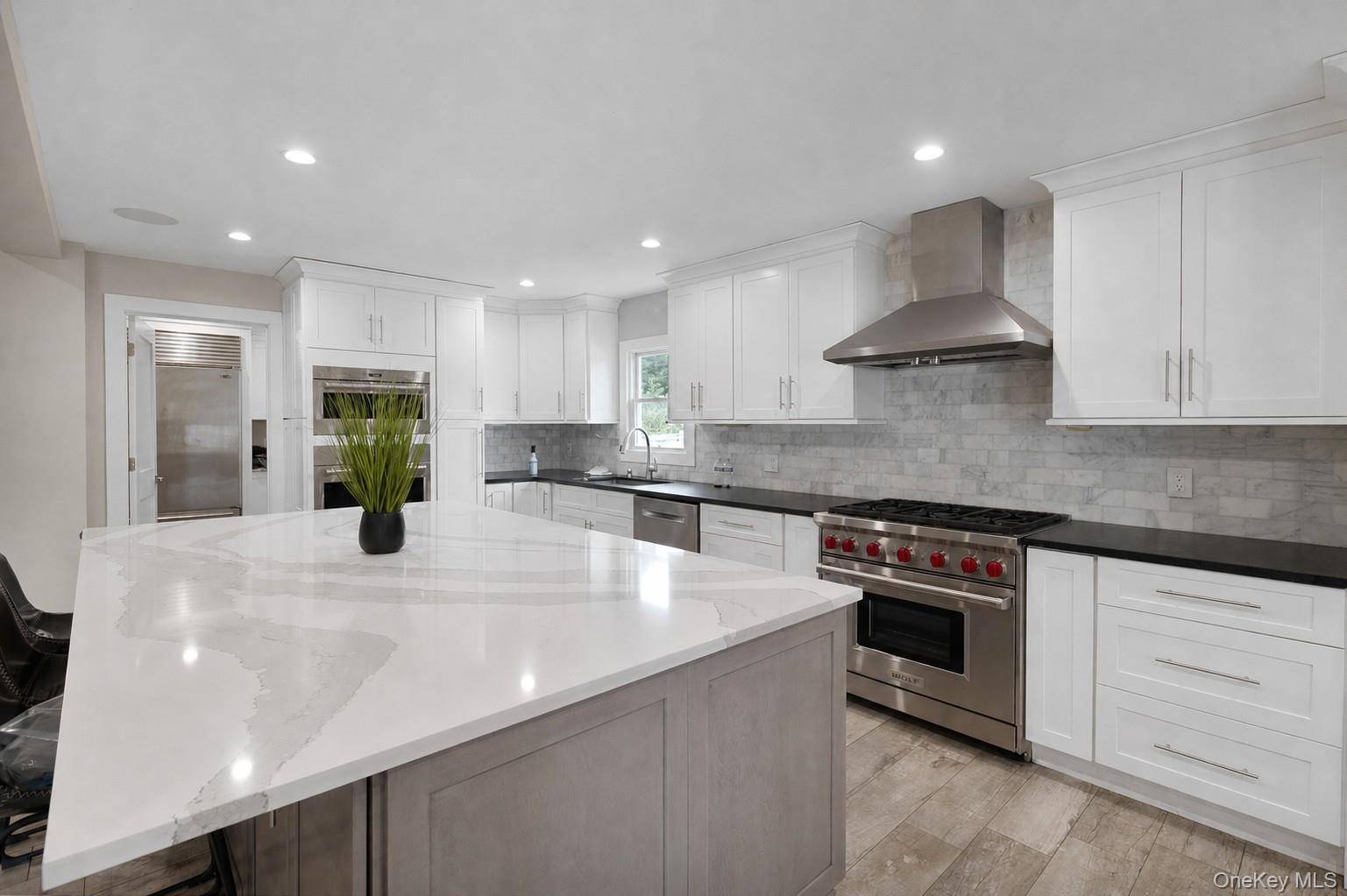 5 Bedroom Home for Sale in West Islip, New York, USA - 2