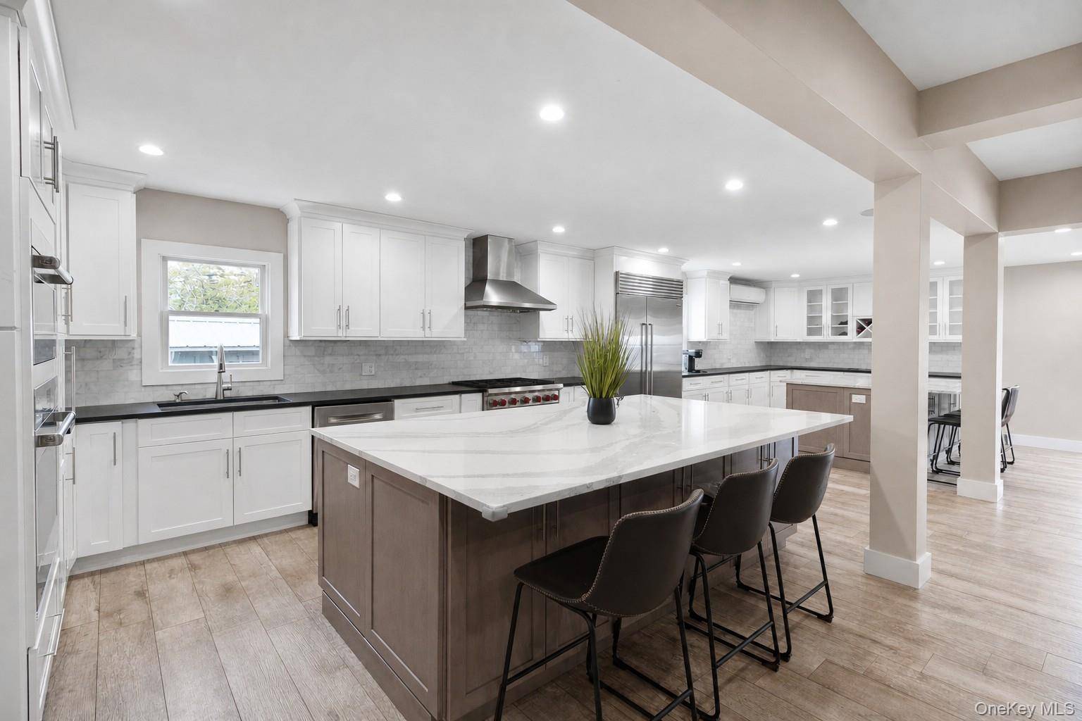 5 Bedroom Home for Sale in West Islip, New York, USA - 3