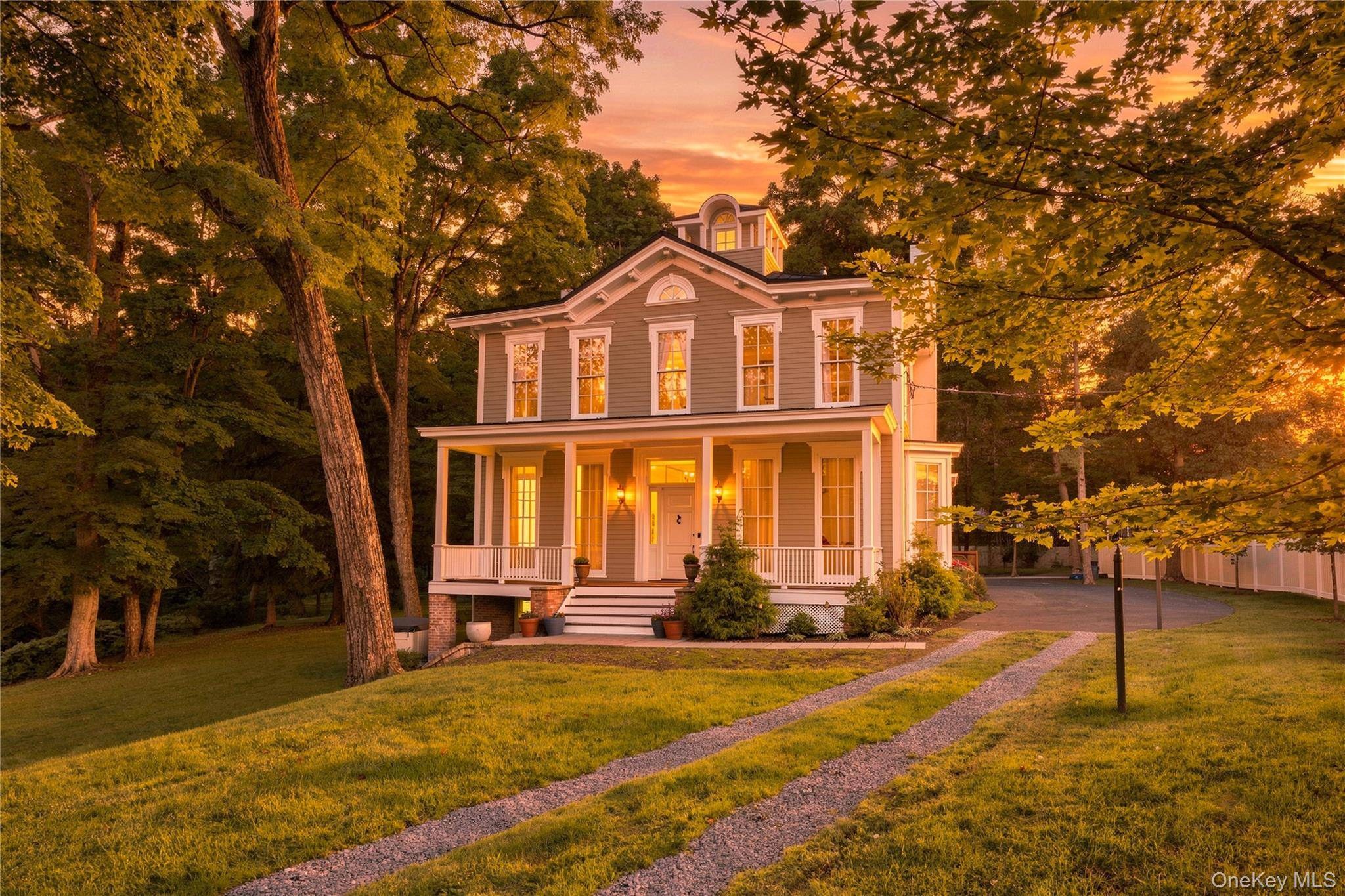 Casa com 5 Quartos à Venda em West Nyack - Nova Iorque - EUA - 1