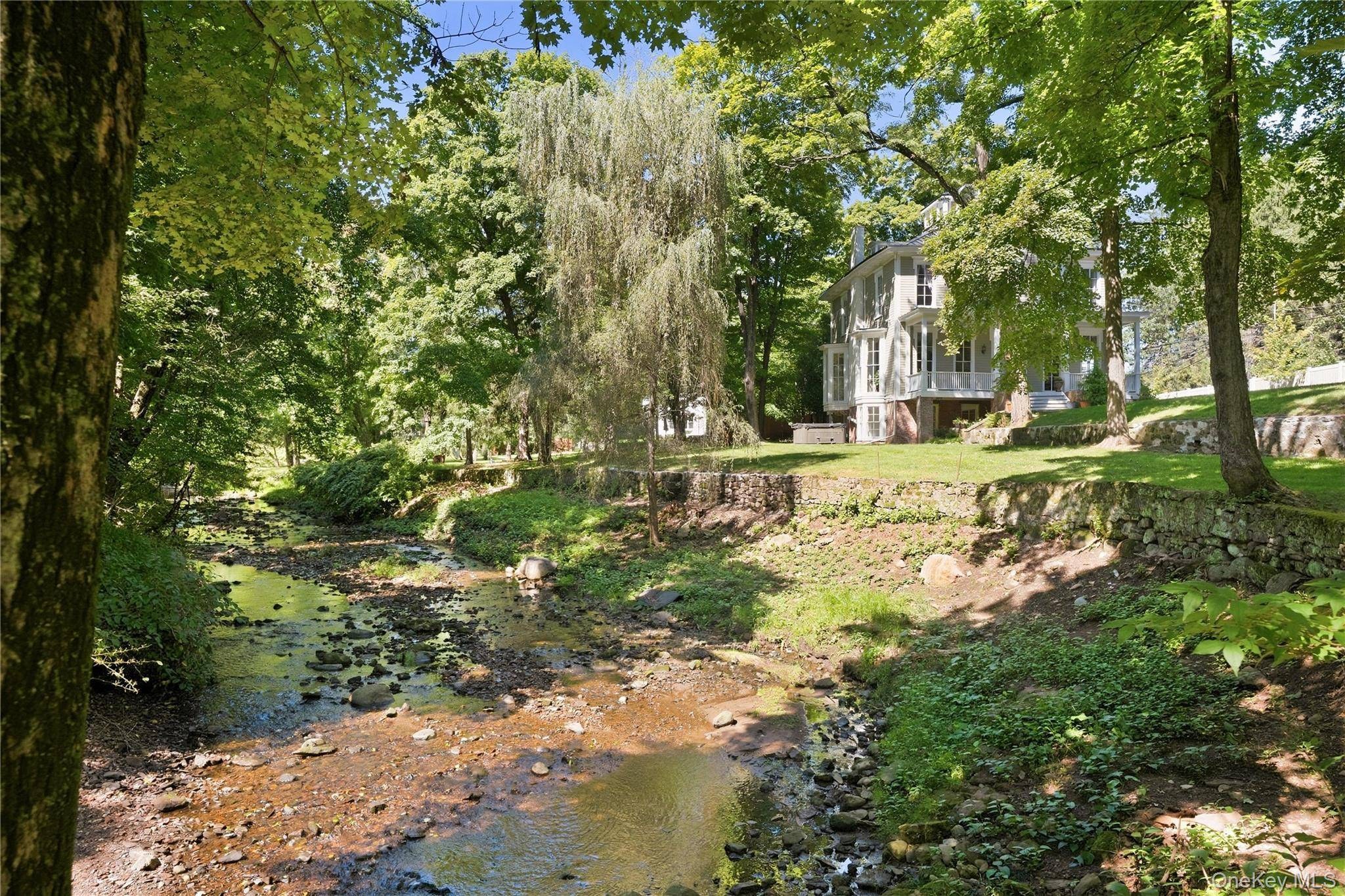 Casa com 5 Quartos à Venda em West Nyack - Nova Iorque - EUA - 4