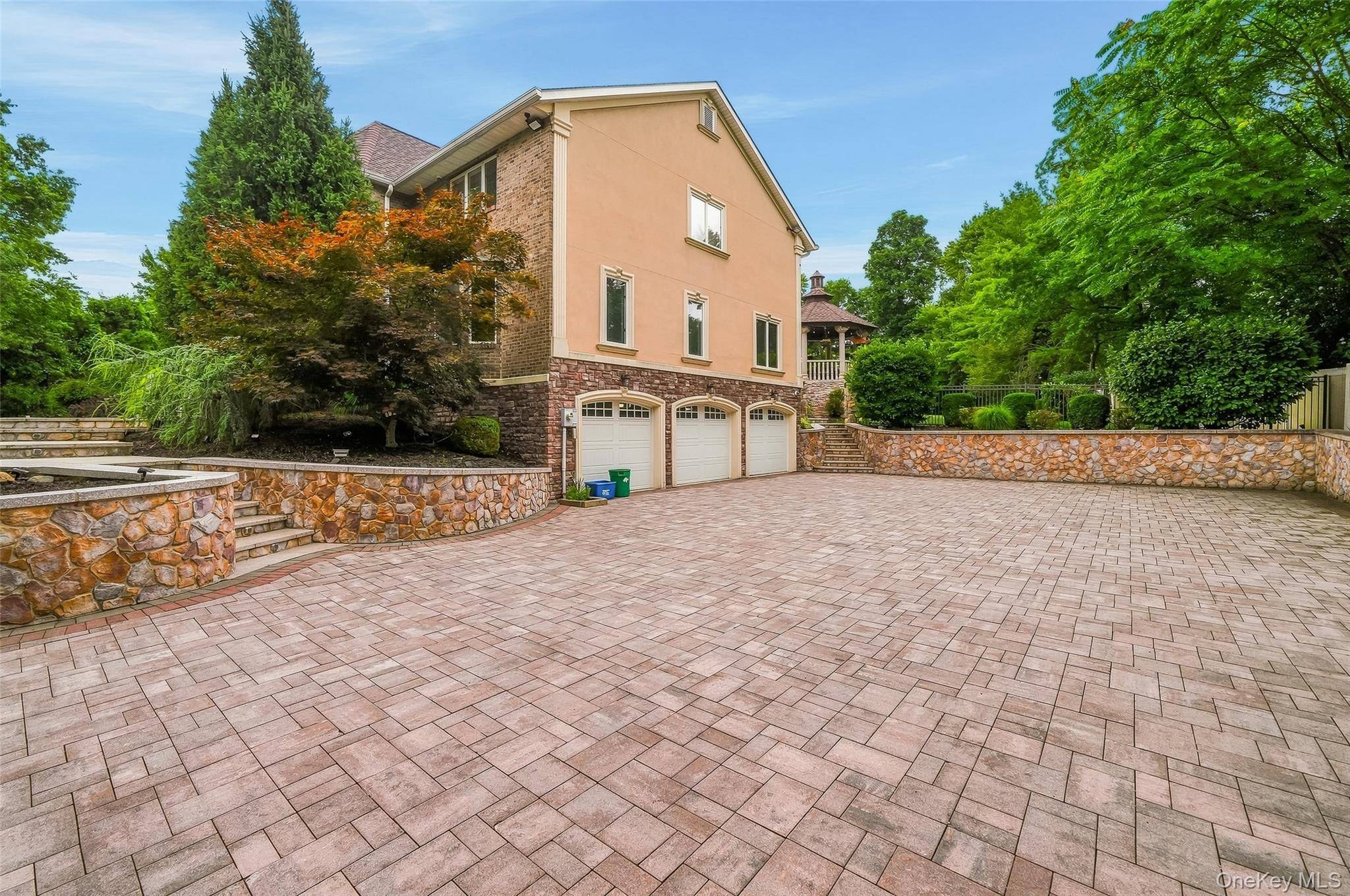 Casa com 5 Quartos à Venda em West Nyack - Nova Iorque - EUA - 4