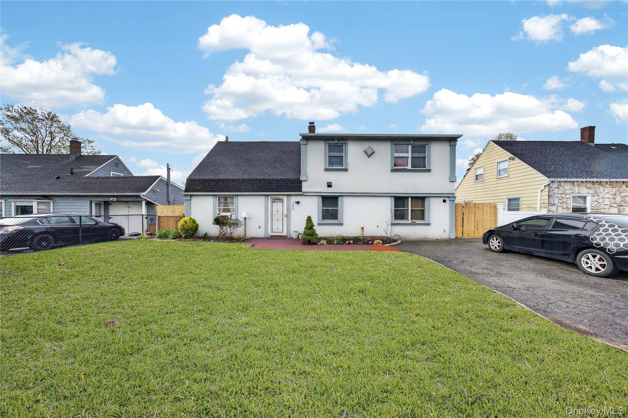 5 Bedroom Home for Sale in Westbury - New York - USA - 1