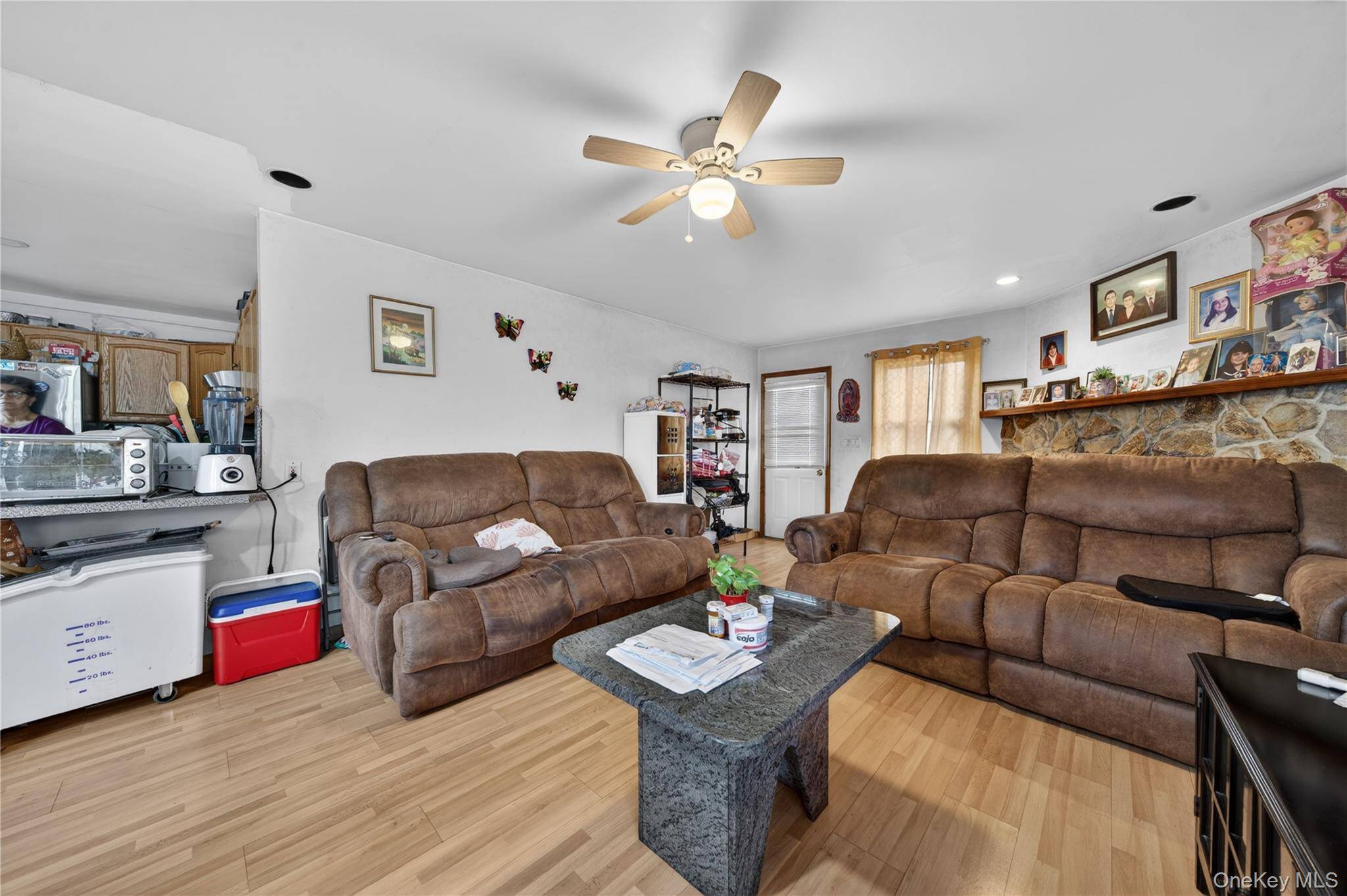 5 Bedroom Home for Sale in Westbury - New York - USA - 4