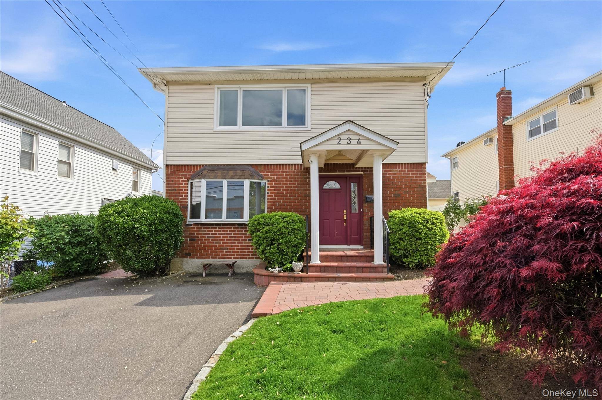 Casa com 5 Quartos à Venda em Westbury - Nova Iorque - EUA - 1