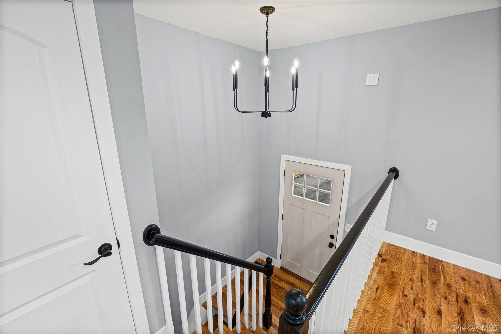 5 Bedroom Home for Sale in Westbury - New York - USA - 3