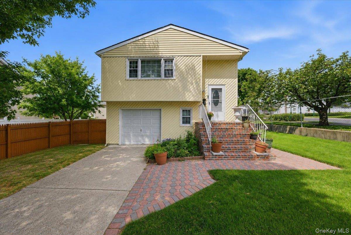 Casa com 5 Quartos à Venda em Westbury - Nova Iorque - EUA - 1