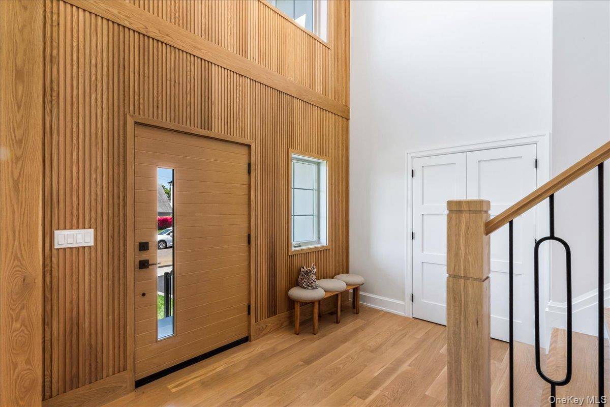 Casa de 5 Dormitorios en Venta en Westbury - Nueva York - EE. UU. - 3