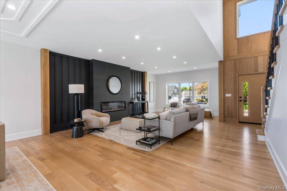 Casa de 5 Dormitorios en Venta en Westbury - Nueva York - EE. UU. - 5