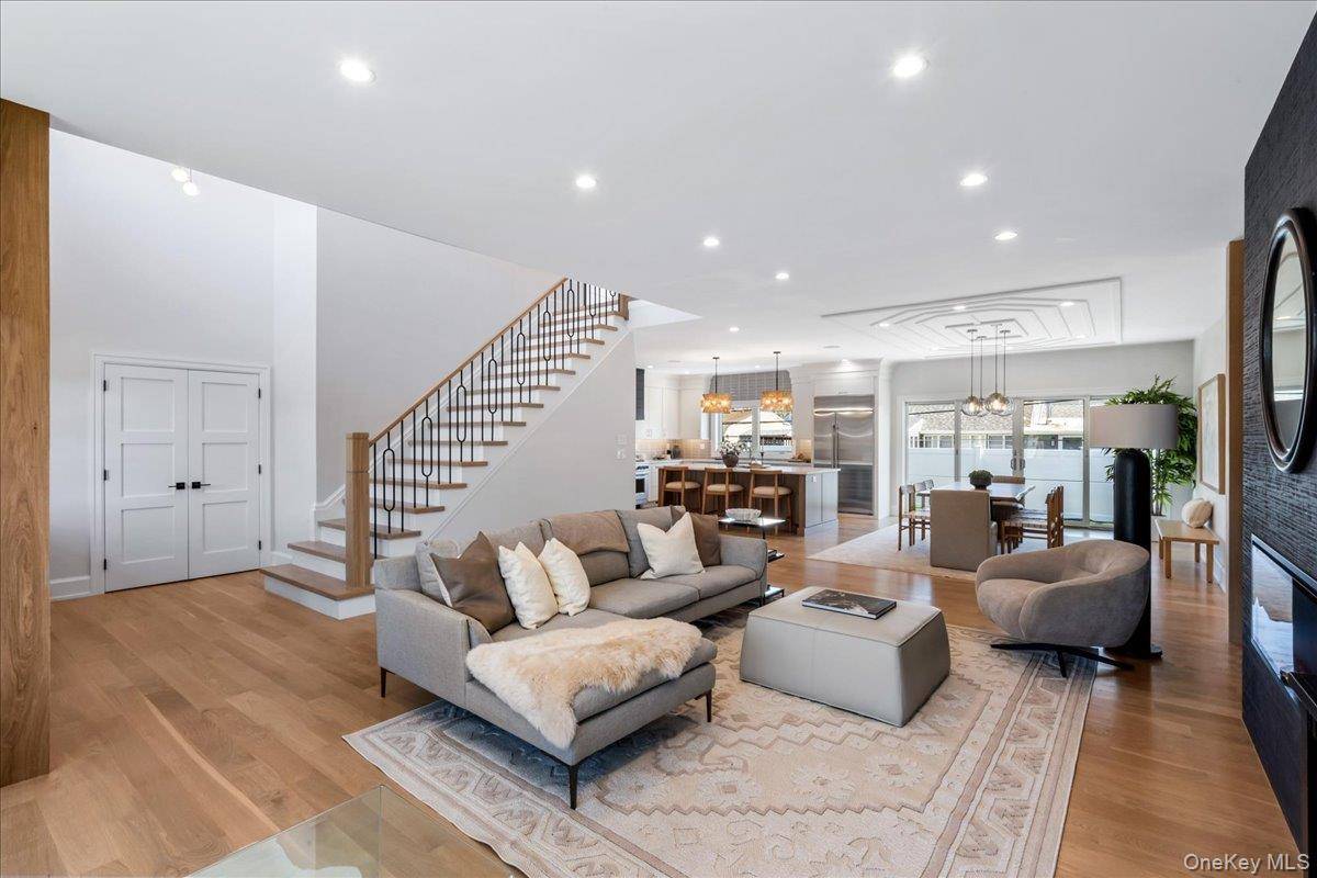 Casa de 5 Dormitorios en Venta en Westbury - Nueva York - EE. UU. - 6