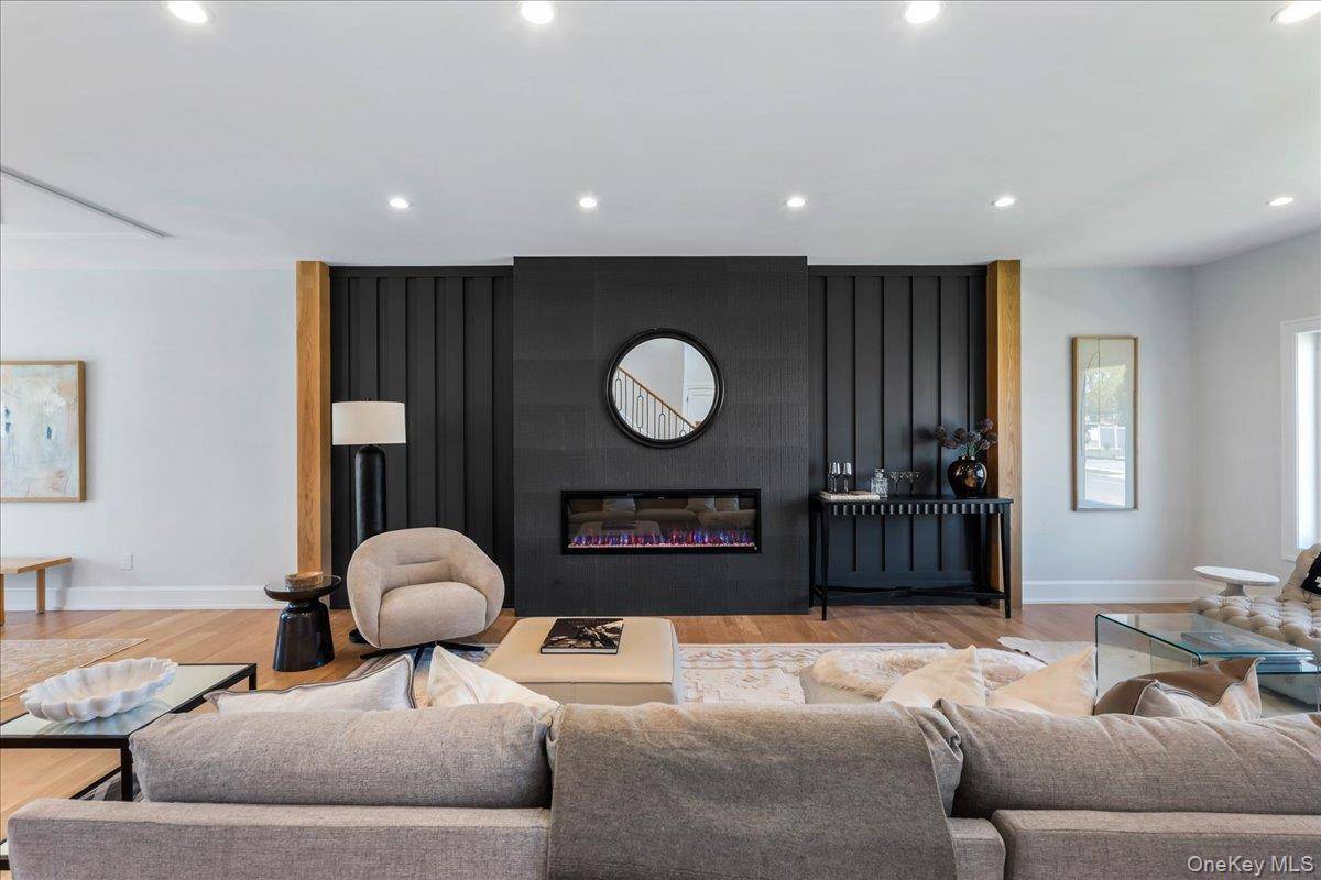 Casa de 5 Dormitorios en Venta en Westbury - Nueva York - EE. UU. - 7