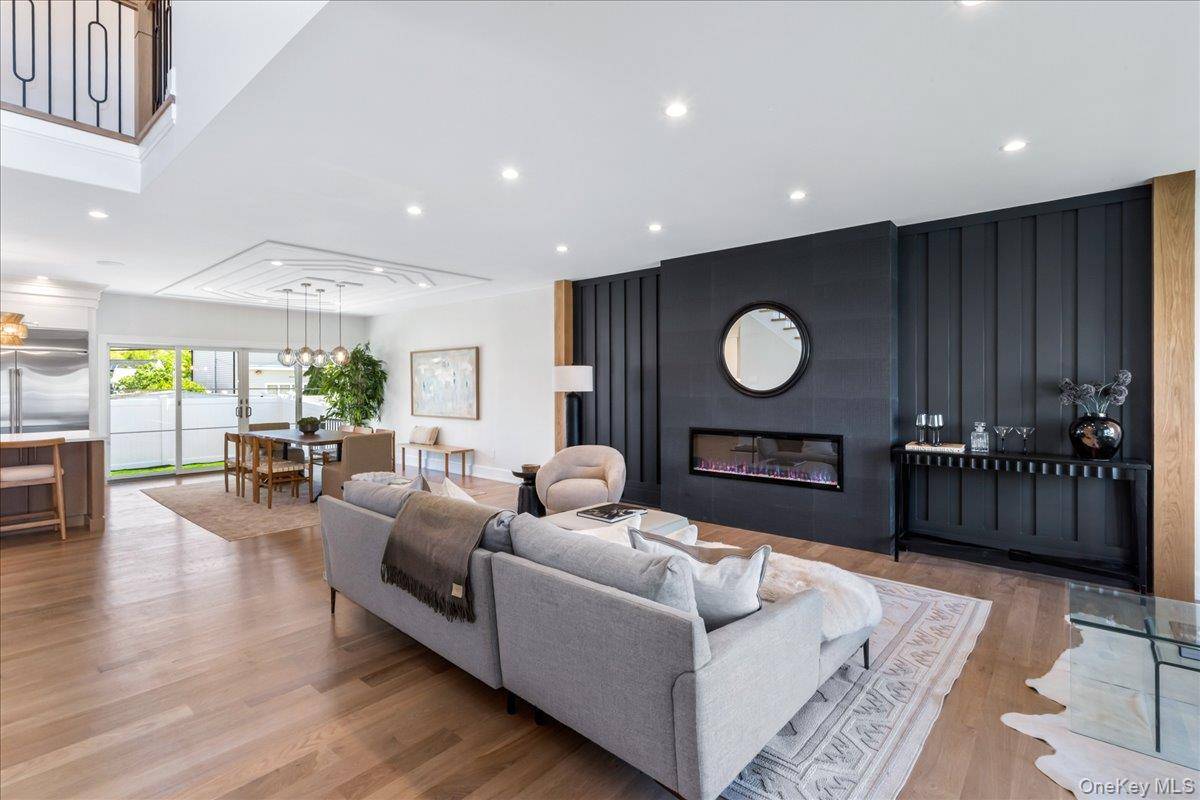 Casa de 5 Dormitorios en Venta en Westbury - Nueva York - EE. UU. - 8