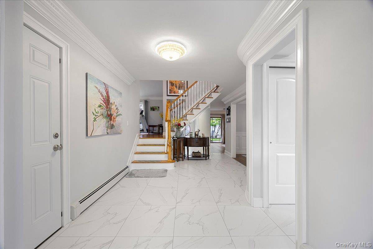 5 Bedroom Home for Sale in Westbury - New York - USA - 4