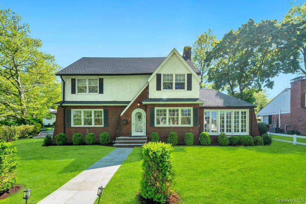 Casa com 5 Quartos à Venda em White Plains - Nova Iorque - EUA - 1