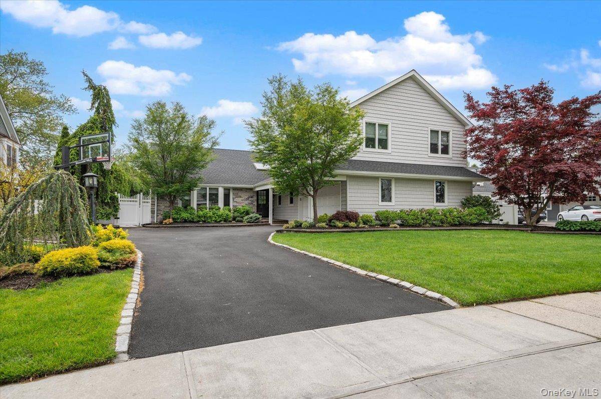 Casa com 5 Quartos à Venda em Woodbury - Nova Iorque - EUA - 1