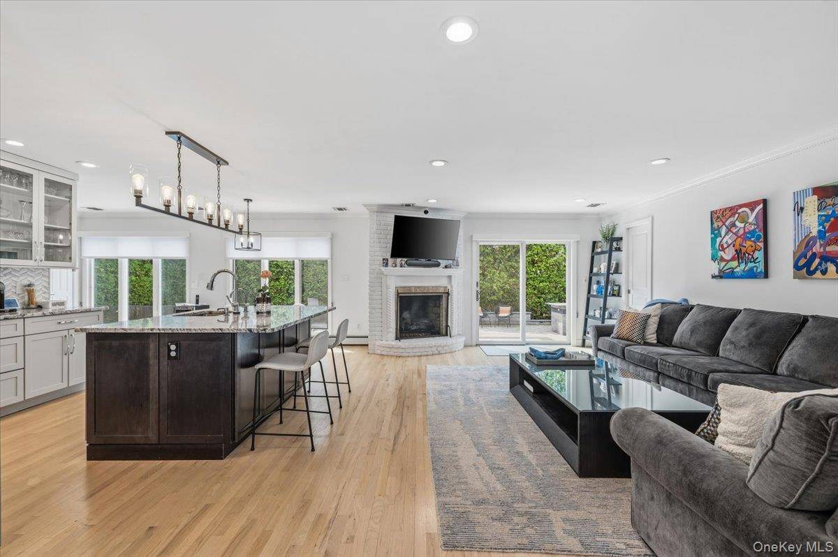 Casa com 5 Quartos à Venda em Woodbury - Nova Iorque - EUA - 8